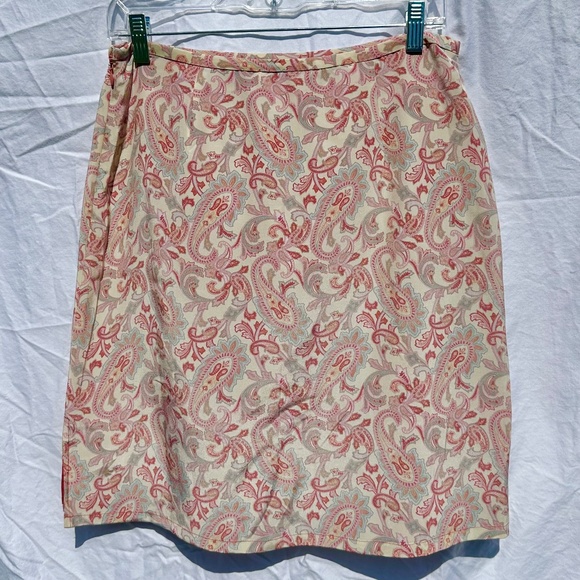 Pastel Pink, Yellow and Blue 100% Silk Paisley Mini Skirt Fully Lined - Picture 3 of 4